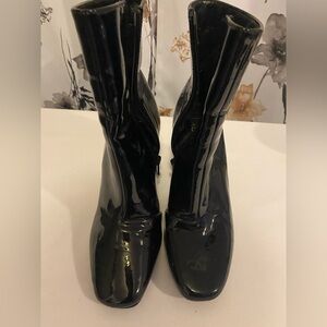 Women’s Lulus Black Patent Leather Boots Size 7